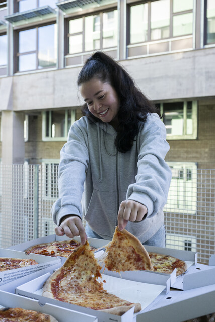 Auch für das leibliche Wohl ist gesorgt: Pizza vereint.