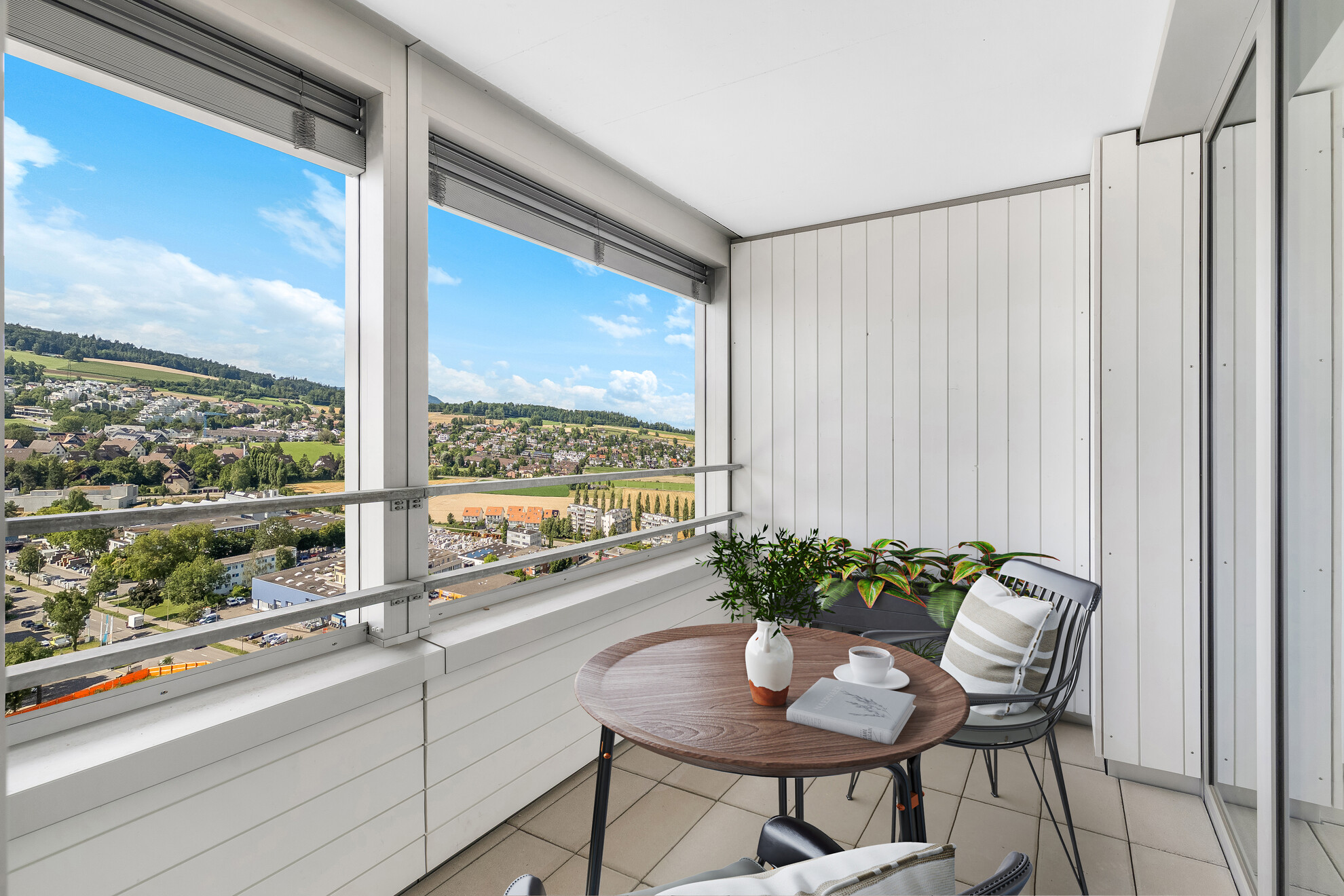 All flats in the Wohnturm benefit from a loggia balcony.