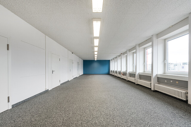 … heller Schulungsraum …